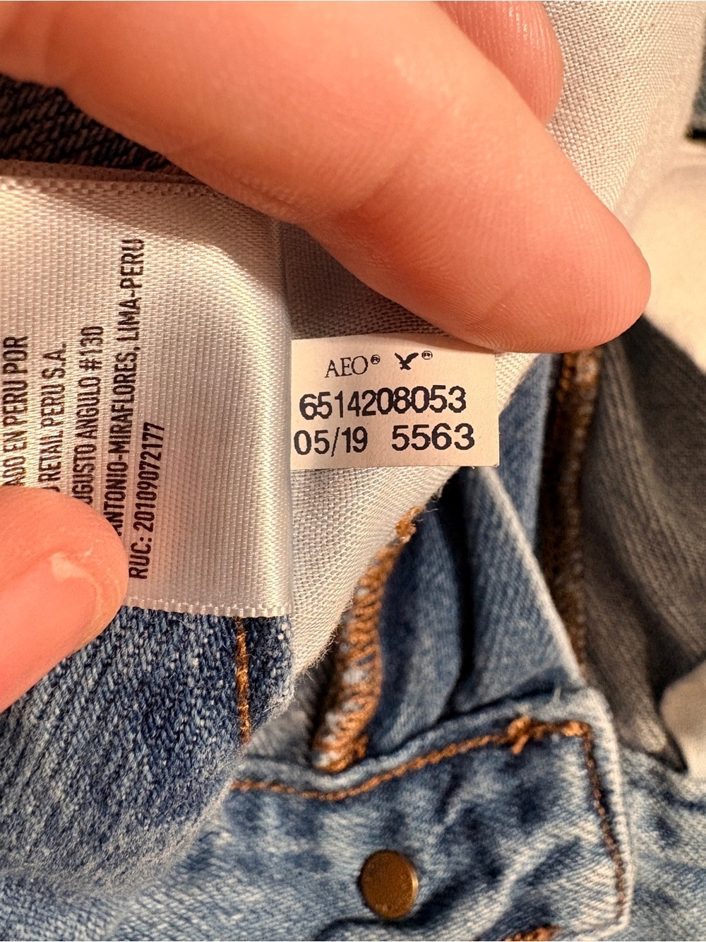 American Eagle Light Wash Mom Denim Shorts Size 10 - Picture 4 of 7